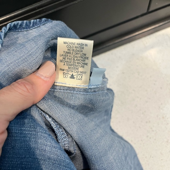 CLOTH & STONE chambray button down tie front, sz medium - Picture 10 of 11